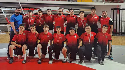 Minik Pehlivanlar Altın Madalyalar İle Döndü