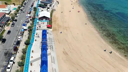 Arnavutköy'deki Karaburun Sahili Mavi Bayrak aldı