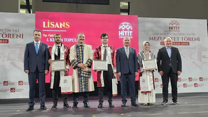 Gençlerin Mezuniyet Coşkusu