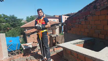 Kedi Yavrusu Havalandırma Boşluğuna Düştü