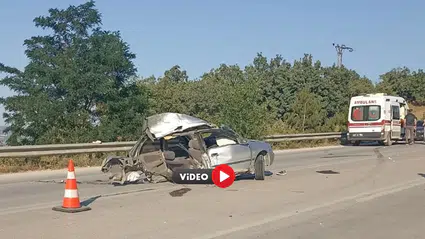 Yolcu Minibüsü ile Otomobil Çarpıştı: 11 Yaralı