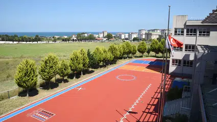 OMÜ Vakfı Koleji spor alanlarını yeniledi