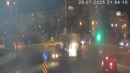 4 Trafik Kaza Anı Kamerada