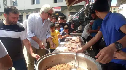 Tokat'ın ilçelerinde vatandaşlara aşure dağıtıldı