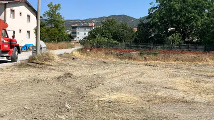 Yangın Riskine Karşı Boş Arsalar Temizleniyor