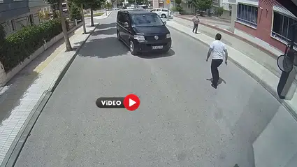 Otobüs Şoförü Dikkatiyle Kazayı Önledi