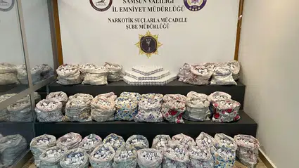 Samsun'da yastık kılıfına saklanmış 265 bin sentetik ecza ele geçirildi