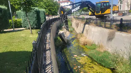 Derelerde Temizlik Çalışmaları Sürüyor