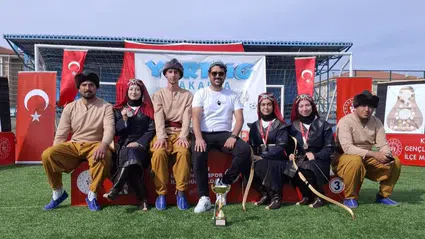 Ahlatcı, Geleneksel Türk Okçuluk Takımını Tebrik Etti