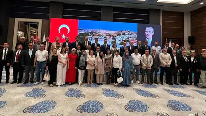 Samsun'da kamyonetle otomobilin çarpıştığı kazada 5 kişi yaralandı