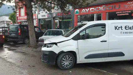 Karabük'te hafif ticari aracın çarptığı yaya yaralandı