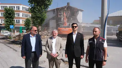 Yeni Meydan İçin Bir Yıkım Daha