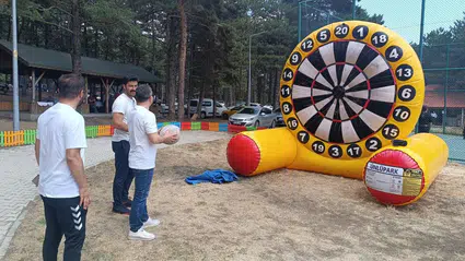 Gençlik ve Spor Yöneticileri, Çatak'taki Etkinlikte Çocuklarla Buluştu