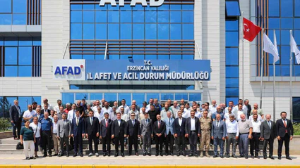 Vali Aydoğdu muhtarlarla toplantıda bir araya geldi