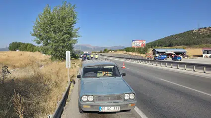Amasya'da arızalanan otomobilini kontrol ederken tır çarpan kişi öldü