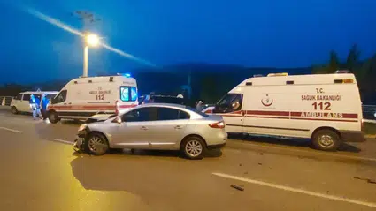 Karabük'te panelvan ile otomobilin çarpıştığı kazada 2 kişi yaralandı