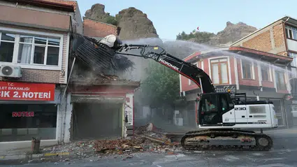 Osmancık’taki Türbenin Çevresi Yenileniyor
