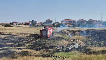 Hastane Yakınında Çıkan Yangın Korkuttu