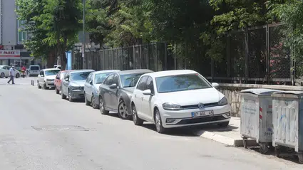 Kaldırımlarda Geçit Yok