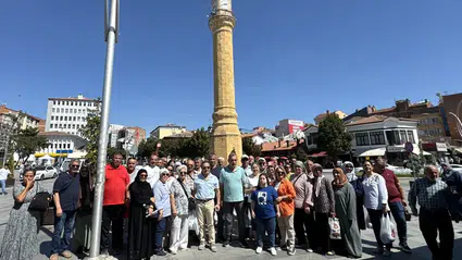 40 Yıllık Asker Arkadaşları Çorum'da Buluştu