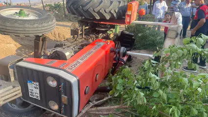 Devrilen Traktörün Sürücüsü Yaralandı