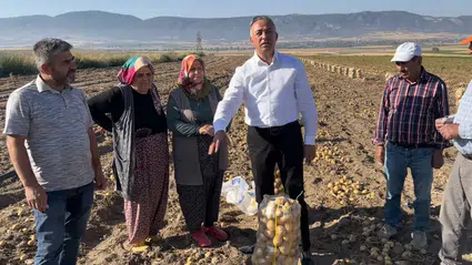 ‘Çiftçi Tarladaki Patatesi Bedava Dağıtıyor’