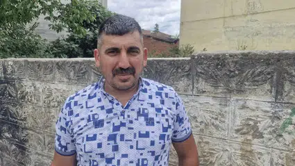 Tokat'ta kereste fabrikasındaki iki tilki cep telefonuyla görüntülendi