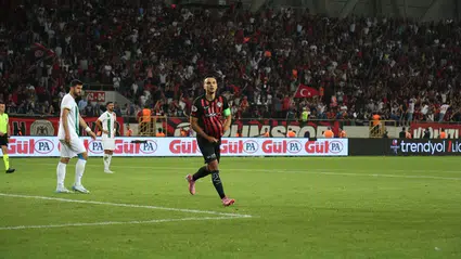 İlk Gol Yenilerden, İkinci Gol Oyuna Sonra Giren Eskilerden