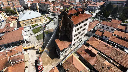 Meydana Yeni Bina Yapılacak