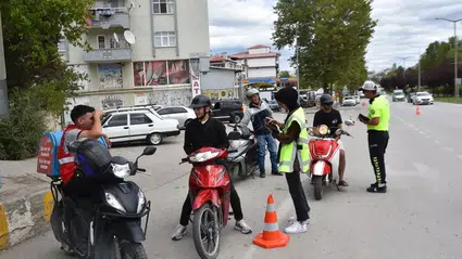 Boyabat'ta güvenli motosiklet kullanımı etkinliği yapıldı