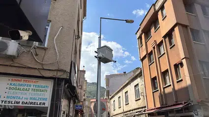 Ordu'da dolmuşun çarptığı sepetli vinçten düşen işçi yaralandı
