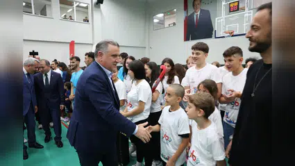 Gençlik ve Spor Bakanı Bak, Ardeşen Gençlik Merkezi ve Yarı Olimpik Yüzme Havuzu'nun açılışında konuştu