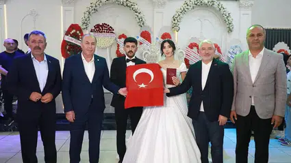 Başkan, Dünyaevine Giren Kızının Nikahını Kıydı