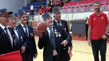 Karabük'te gaziler ile öğrenciler spor etkinliğinde buluştu