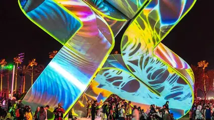 Trendyol Sanat Güvenç Özel'in "Neuroflux" enstalasyonunu İstanbul'da sergiledi