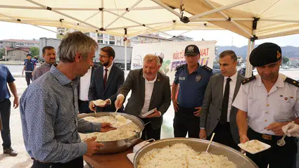 Kara Yolunda Sürücülere Pirinç Pilavı İkram Edildi
