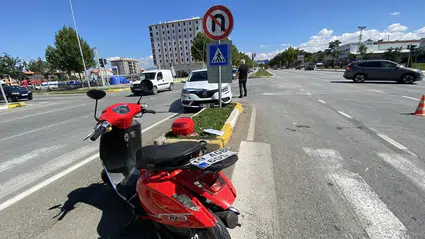 Otomobille Motosiklet Çarpıştı: 1 Yaralı