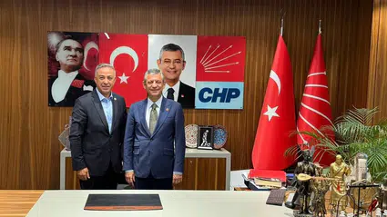 Tahtasız, Genel Merkezin İstanbul Ofisinde