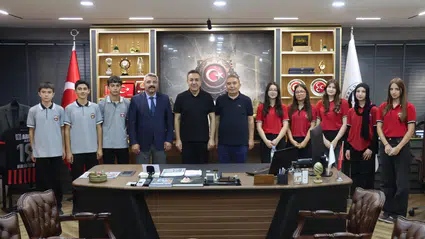 Dere, Fen Liseli Gençler ile Hayallerini Paylaştı