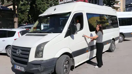 Amasya-Merzifon hattının tek kadın minibüs şoförü direksiyon başında