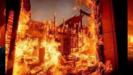Aniden Alev Aldı, 3 Ev Küle Döndü