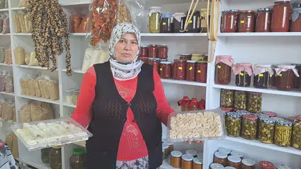 Hem Evini Geçindiriyor Hem İstihdam Sağlıyor