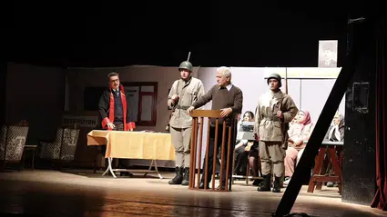 Adalet ve Vicdan Sorgulaması Ayakta Alkışlandı