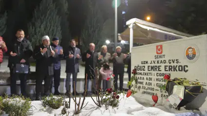 Şehit Aileleri Yeni Yıla Şehitlikte Girdi