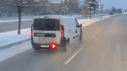 İtfaiyeye Yol Vermedi, O Anlar Kamerada
