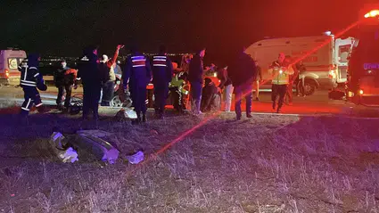 2 Otomobil Çarpıştı, Can Pazarı Yaşandı