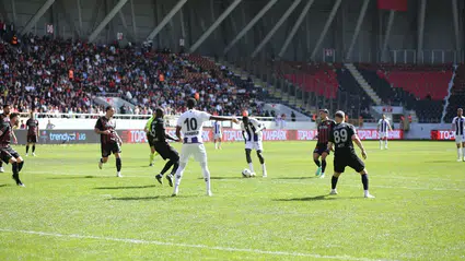 Yıldızlar Mı, Kolektif Güç Mü?