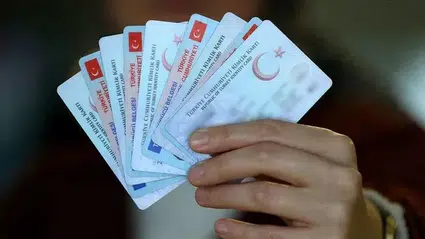 Kimliklerde Büyük Değişim!