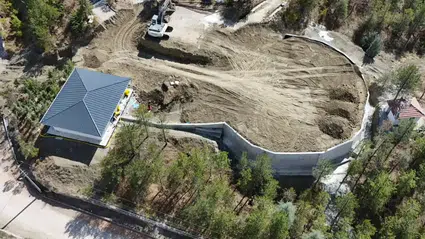 Şehitlik Anıtı ve Taziye Evi Hızla Yükseliyor