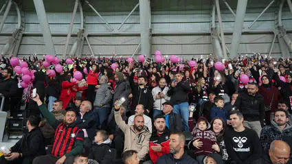 Farkındalık Yaratmak İçin Pembe Giydiler!
